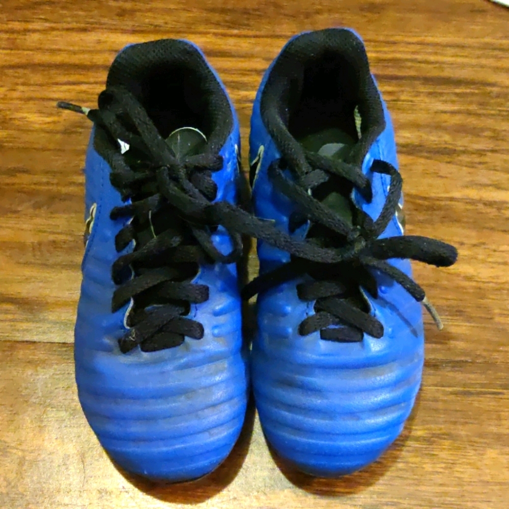 Nike tempo soccer cleats (5 for $20)